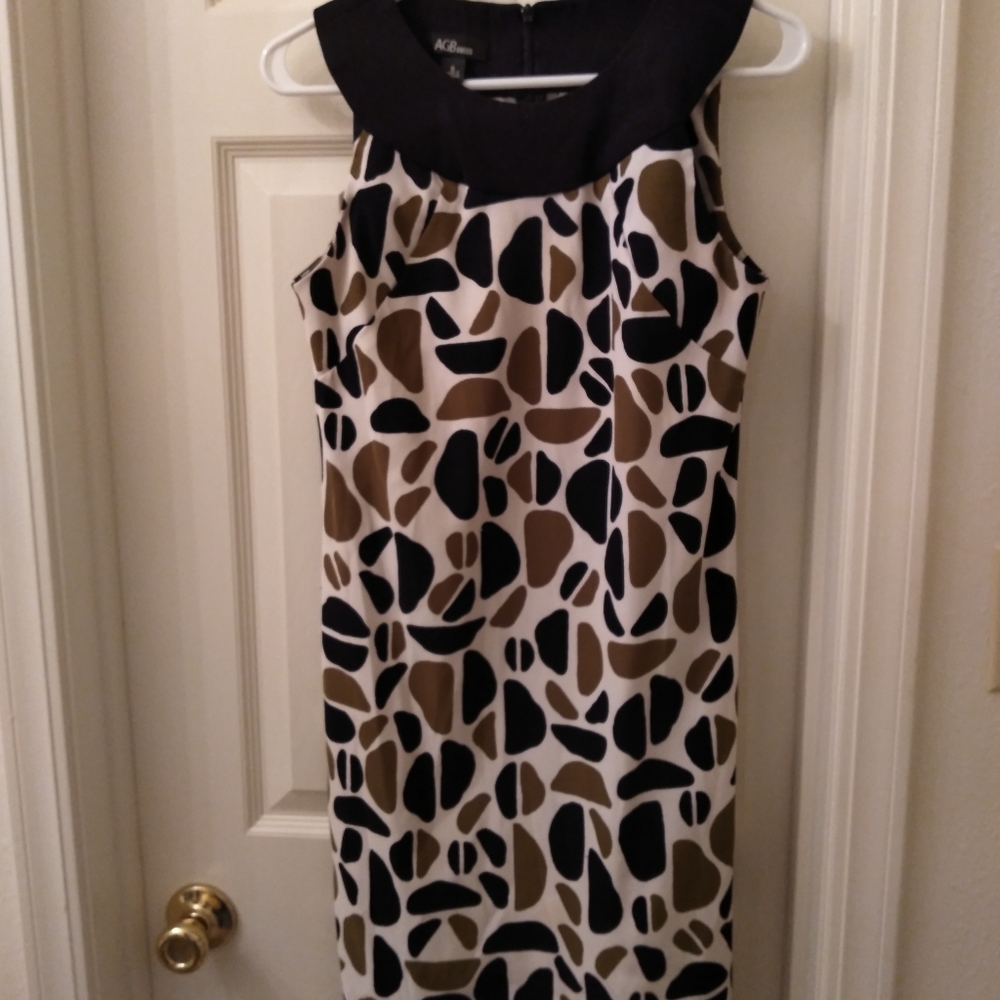 Knee length sleeveless dress